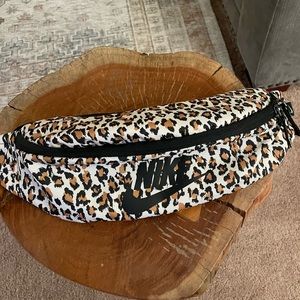 NIKE Fanny Pack